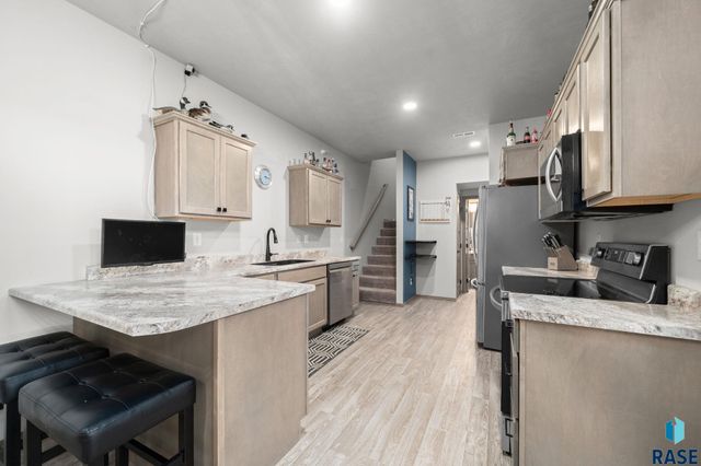 7705 S Townsley Ave Avenue 3, Sioux Falls, SD 57108