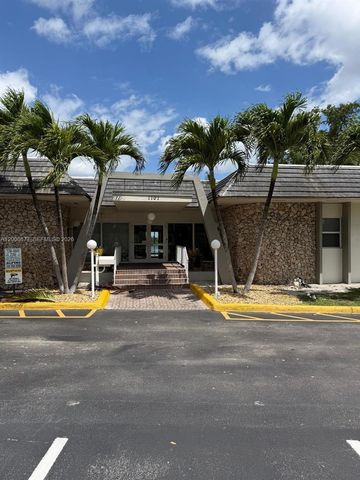 1175 NE Miami Gardens Drive 703, Miami, FL 33179