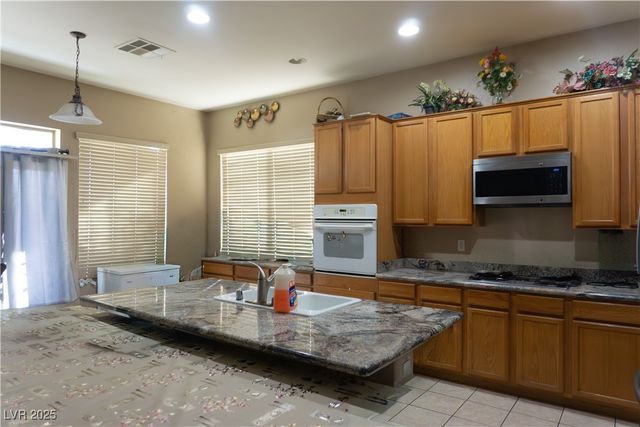 6289 Cyclone Avenue, Las Vegas, NV 89110