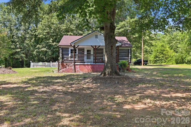 114 Beacon Hill, Ellenboro, NC 28040