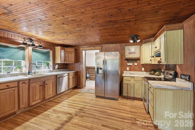 114 Beacon Hill, Ellenboro, NC 28040