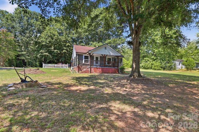 114 Beacon Hill, Ellenboro, NC 28040