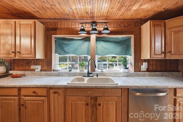 114 Beacon Hill, Ellenboro, NC 28040