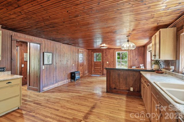 114 Beacon Hill, Ellenboro, NC 28040