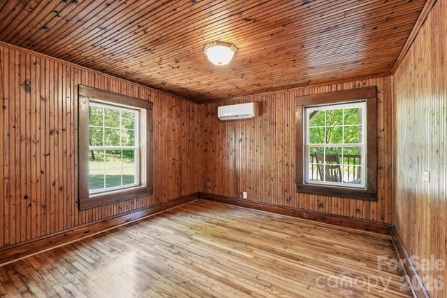 114 Beacon Hill, Ellenboro, NC 28040