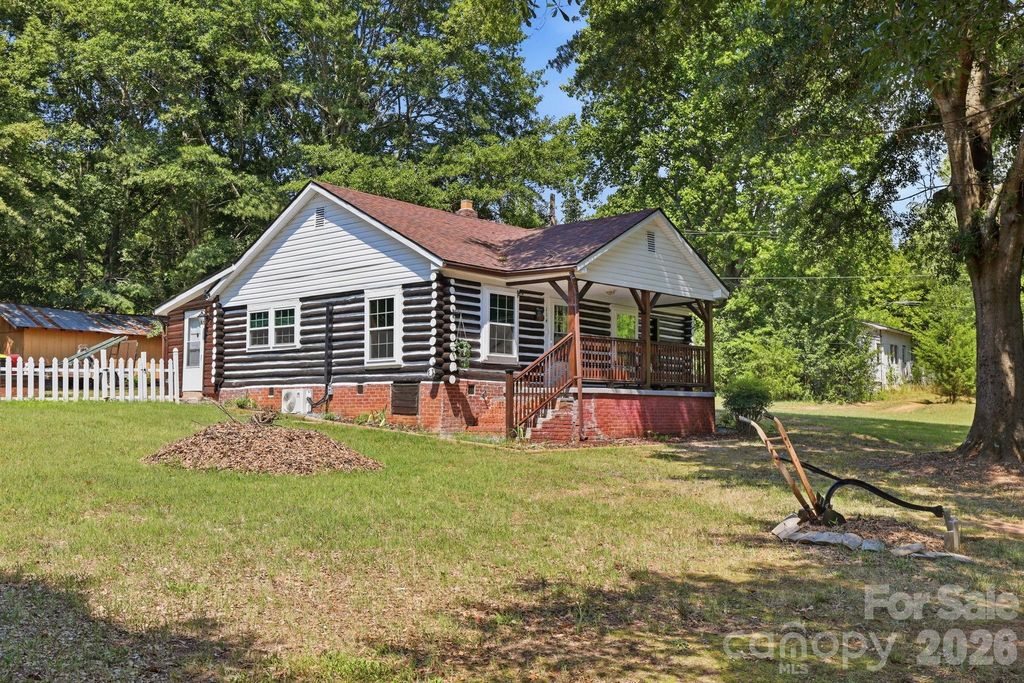 114 Beacon Hill, Ellenboro, NC 28040