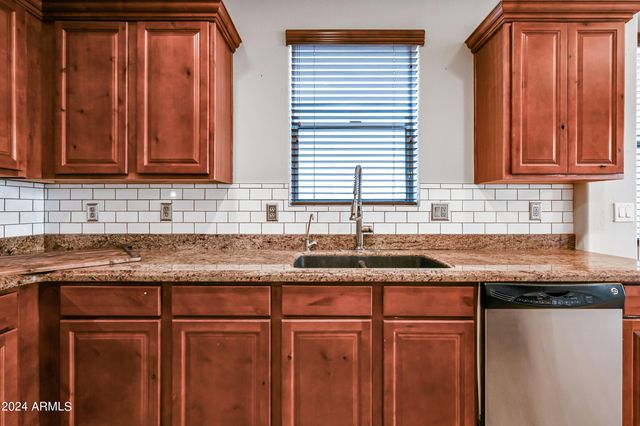 3416 W APOLLO Road, Phoenix, AZ 85041