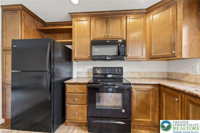 4250 Jaguar Court, North Whitehall Twp, PA 18069