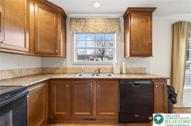 4250 Jaguar Court, North Whitehall Twp, PA 18069