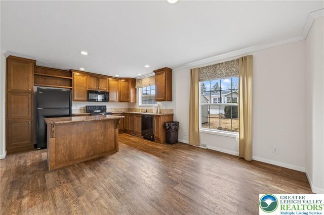 4250 Jaguar Court, North Whitehall Twp, PA 18069