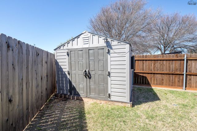 4 GRAY MOSS COURT, Wichita Falls, TX 76309