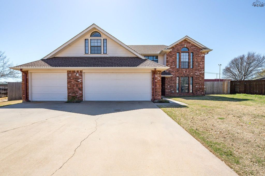 4 GRAY MOSS COURT, Wichita Falls, TX 76309