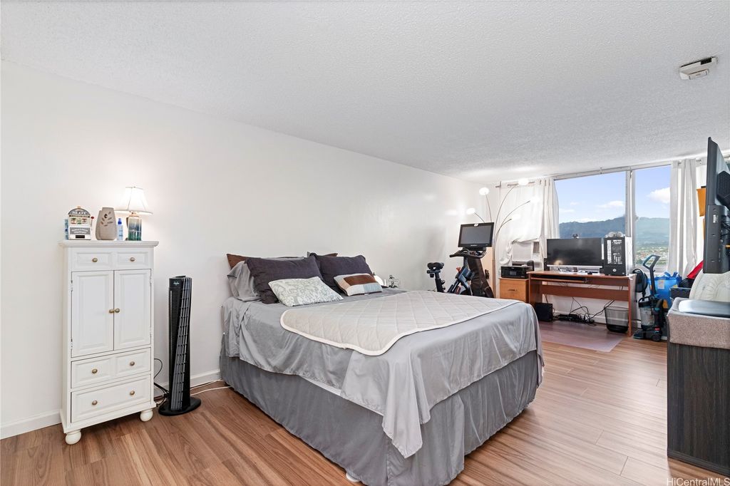 1060 Kamehameha Highway 3008A, Pearl City, HI 96782