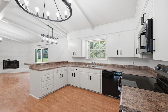 34 Pamela Drive, Little Rock, AR 72227