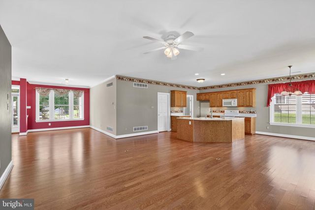 307 SAWGRASS CT, Honey Brook, PA 19344