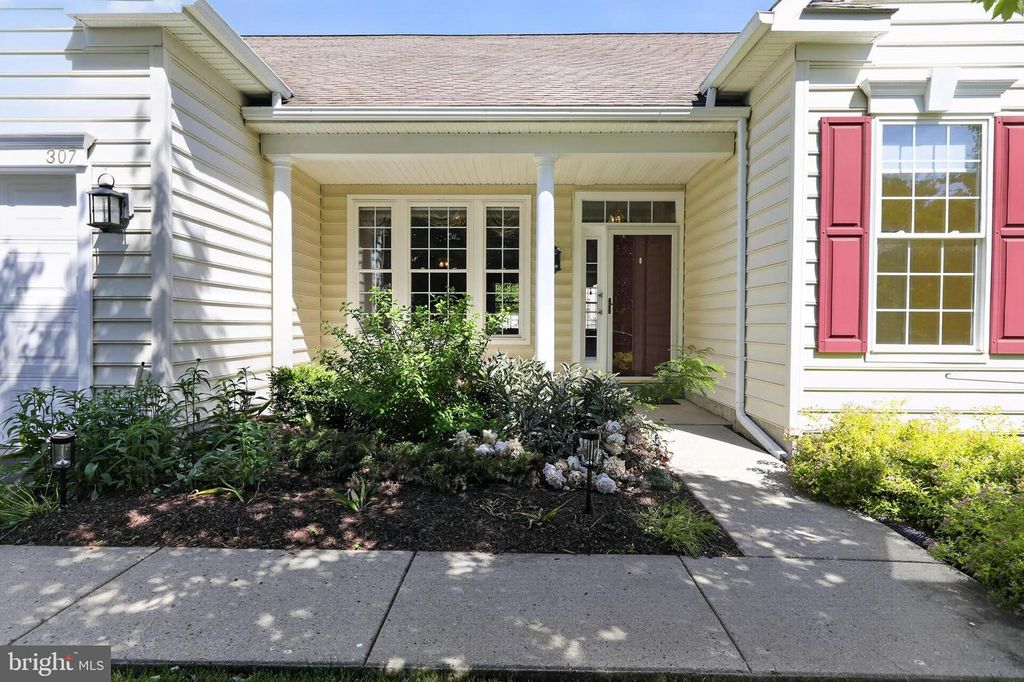 307 SAWGRASS CT, Honey Brook, PA 19344