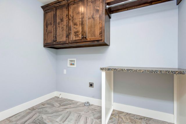 347 West Monarchwood Drive, Nixa, MO 65714