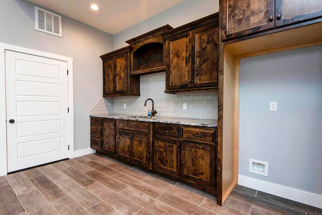 347 West Monarchwood Drive, Nixa, MO 65714