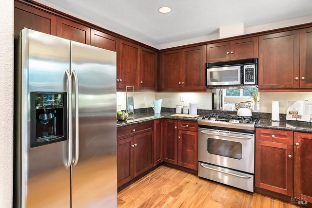 960 1st St W, Sonoma, CA 95476