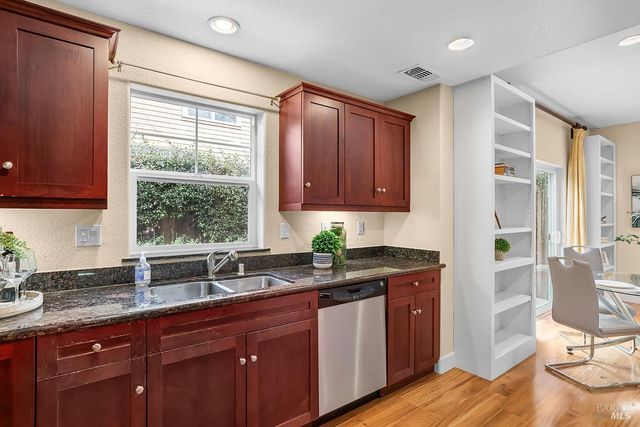 960 1st St W, Sonoma, CA 95476