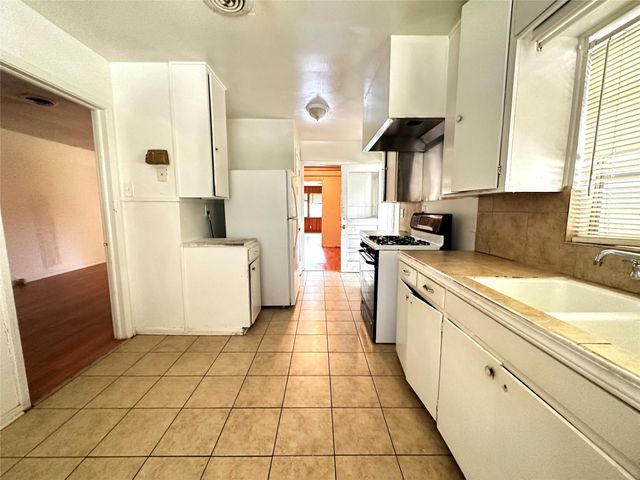 5210 Stuyvesant Lane, Houston, TX 77021