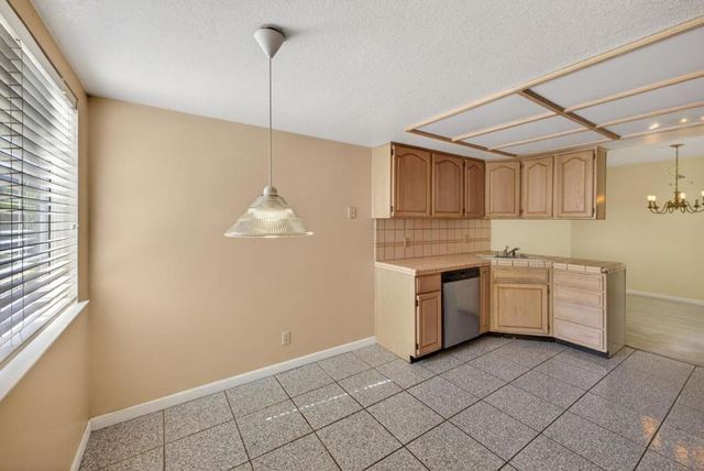 1074 Almaden Village Lane, San Jose, CA 95120