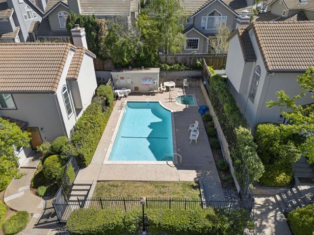 1074 Almaden Village Lane, San Jose, CA 95120