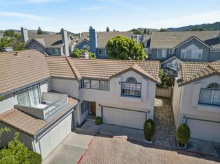 1074 Almaden Village Lane, San Jose, CA 95120