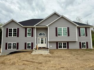 25 Fraleigh Lane, Red Hook, NY 12571
