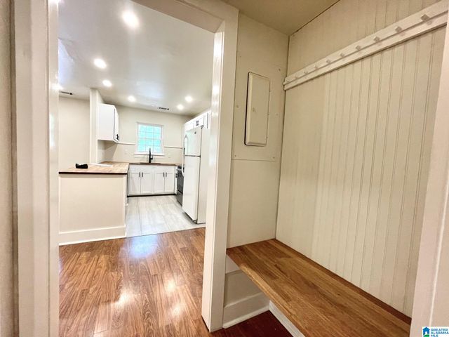 2048 Montreat Cir Apt C, Vestavia Hills, AL 35216