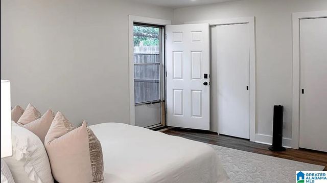 2048 Montreat Cir Apt C, Vestavia Hills, AL 35216