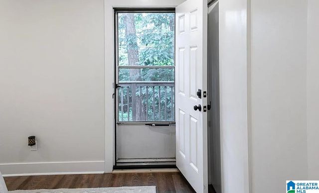 2048 Montreat Cir Apt C, Vestavia Hills, AL 35216