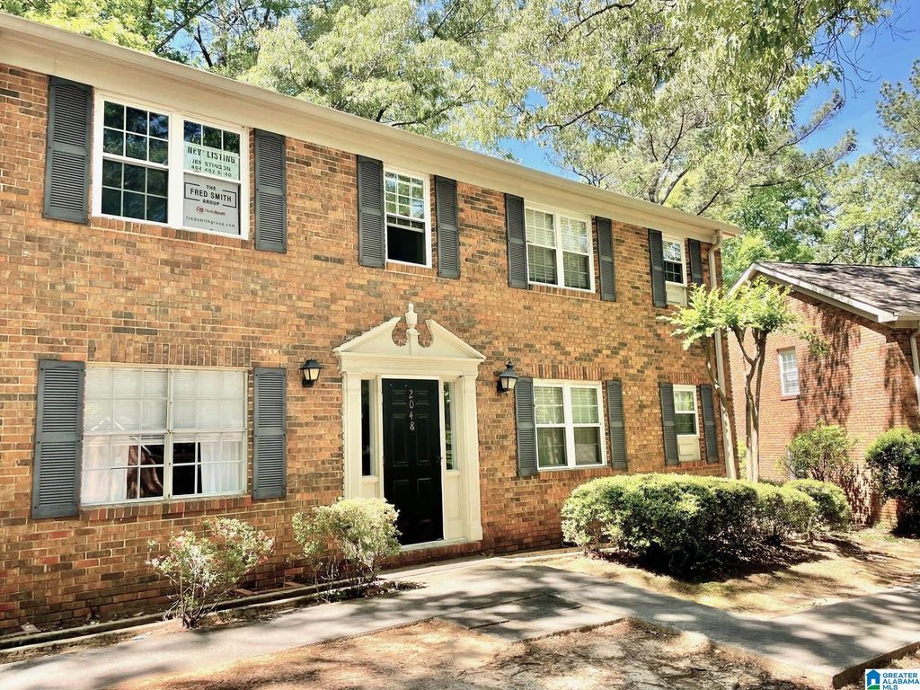 2048 Montreat Cir Apt C, Vestavia Hills, AL 35216