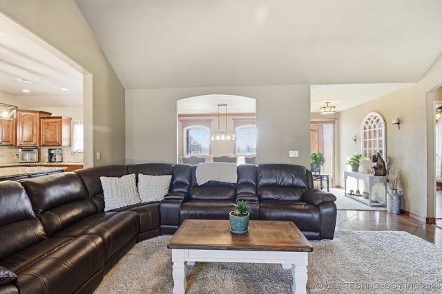 3635 E 430 Road, Oologah, OK 74053