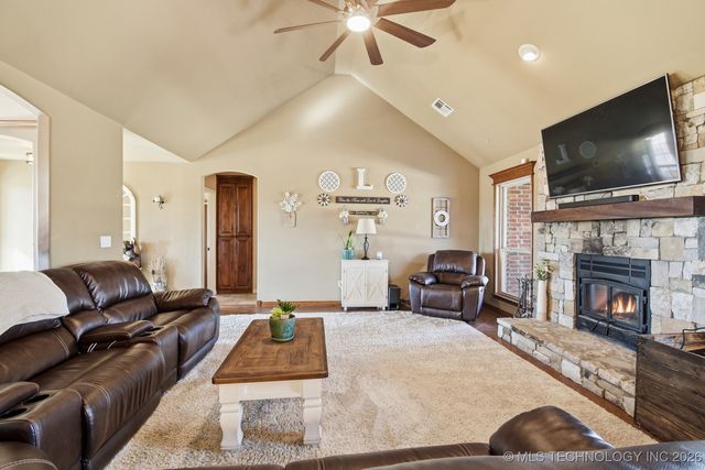 3635 E 430 Road, Oologah, OK 74053