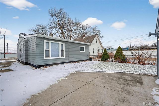 20558 Seminole, Redford, MI 48240