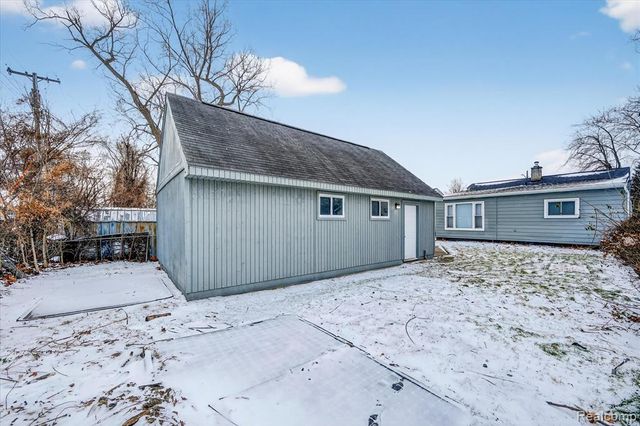 20558 Seminole, Redford, MI 48240