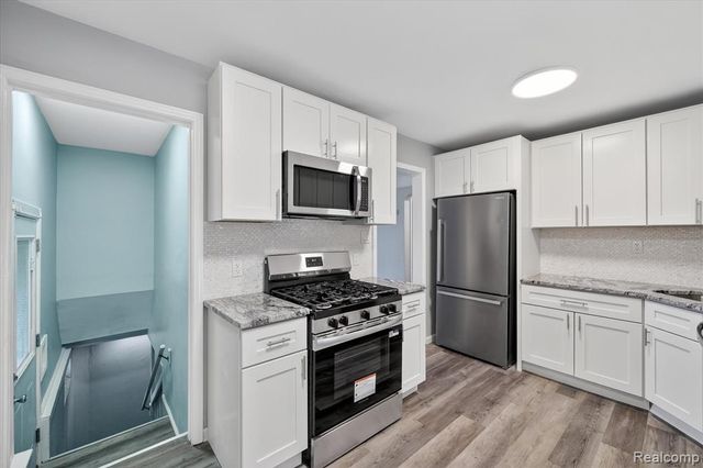 20558 Seminole, Redford, MI 48240