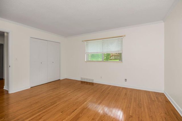 8740 Metcalf Avenue 203, Overland Park, KS 66212