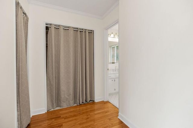8740 Metcalf Avenue 203, Overland Park, KS 66212
