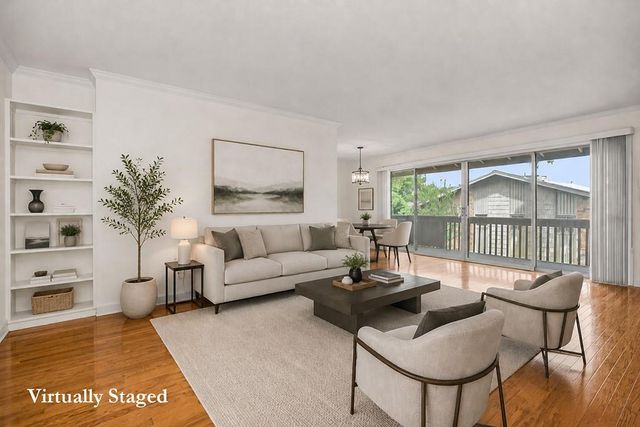 8740 Metcalf Avenue 203, Overland Park, KS 66212