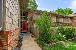 8740 Metcalf Avenue 203, Overland Park, KS 66212