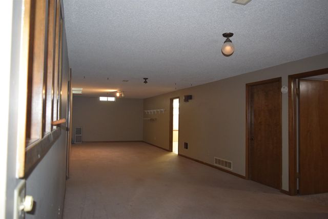 1933 N Reca, Wichita, KS 67212