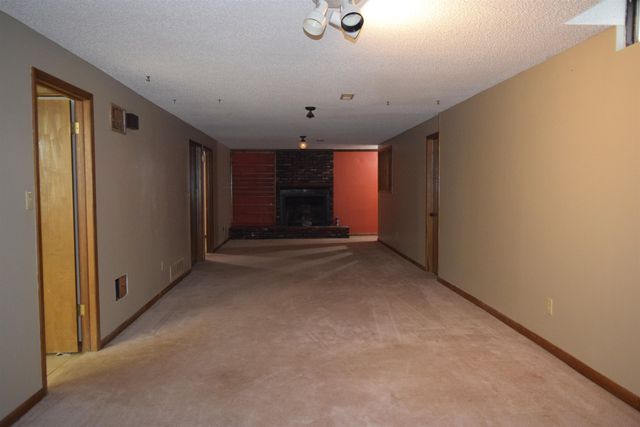1933 N Reca, Wichita, KS 67212