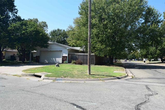 1933 N Reca, Wichita, KS 67212