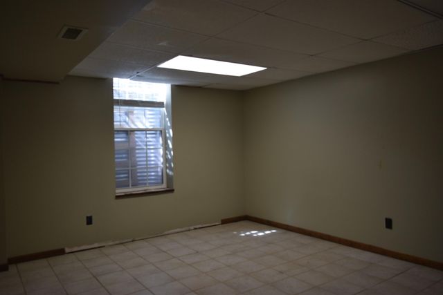 1933 N Reca, Wichita, KS 67212