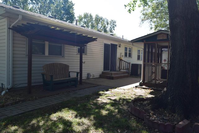 1933 N Reca, Wichita, KS 67212
