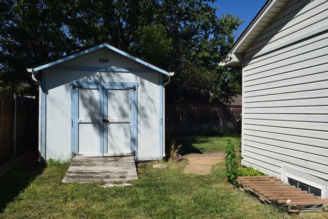 1933 N Reca, Wichita, KS 67212