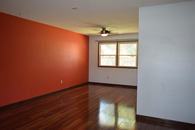 1933 N Reca, Wichita, KS 67212