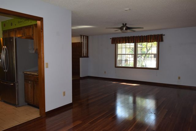 1933 N Reca, Wichita, KS 67212